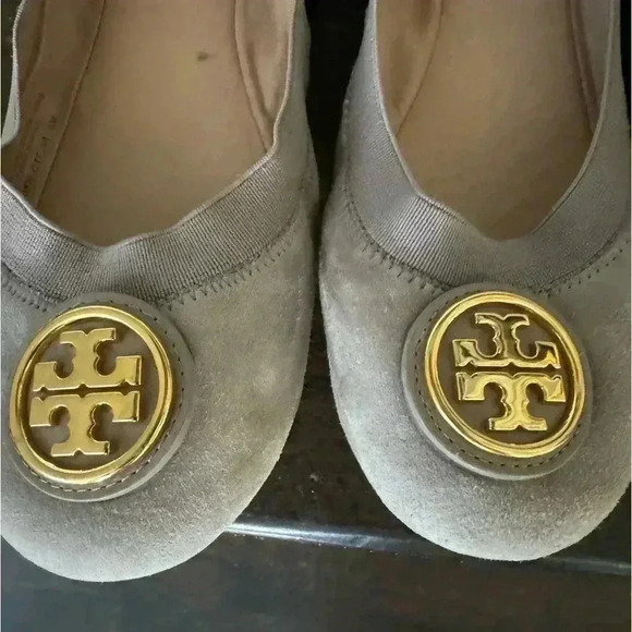 Tory Burch taupe leather ballet flats with gold Tory logo size 8 excellent - Picture 1 of 9